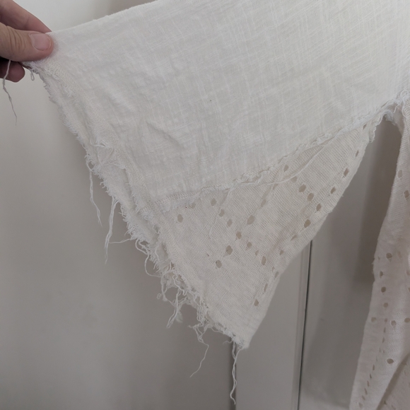 Free People Cream Linen Blend Eyelet Top - Frayed Hem - Size XS - Picture 2 of 6